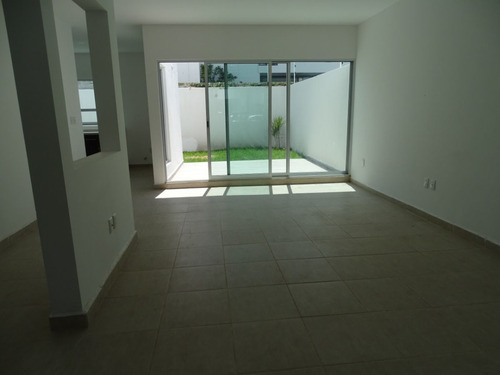 Hermosa Residencia En La Cima De Autor, 3 Habitaciones, Estudio O 4ta Recamara.