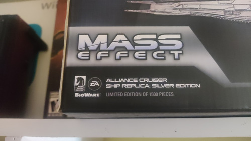 Figura Mass Effect Edición Limitada