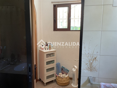 Casa Tipo Chalet Con 5 Dormitorios En La Reina