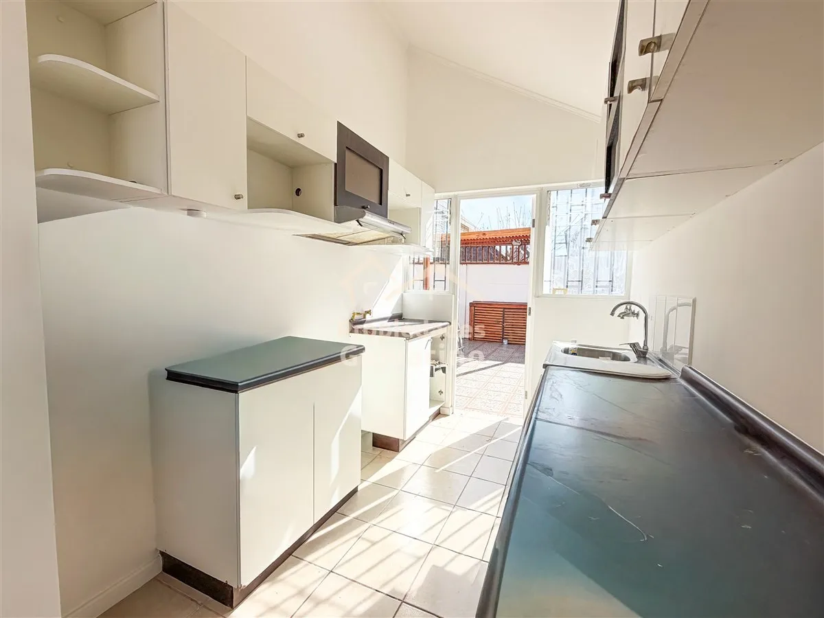 Imagen 4 de 13 de Casa En Venta Recién Remodelada En Bosque San Carlos 3d+2b