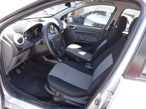 Imagem 4 de 9 de Ford Fiesta Rocam 1.6 Mecânico Flex