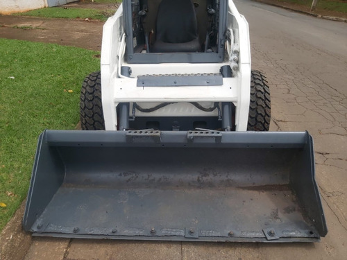 Imagem 7 de 13 de Minicarregadeira Bobcat S150