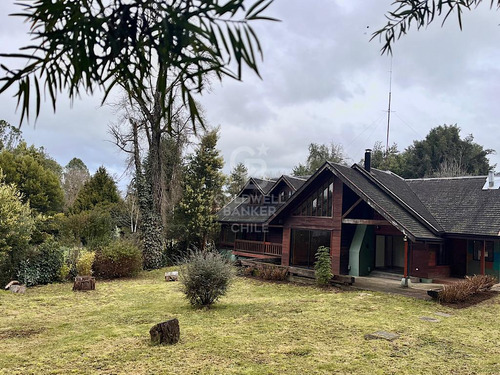 Espectacular Casa En La Unión | Cercana Colegio Alemán.