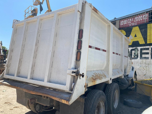 Camion De Volteo 14 M3 Sterling