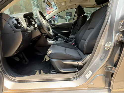 Mazda Mazda 3 2015