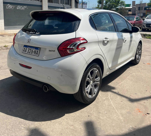 Imagen 3 de 15 de Peugeot 208 2016 1.6 Feline Pack Cuir