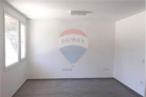 Duplex Tipo Casa 4 Amb. C/pileta Los Robles Pilar
