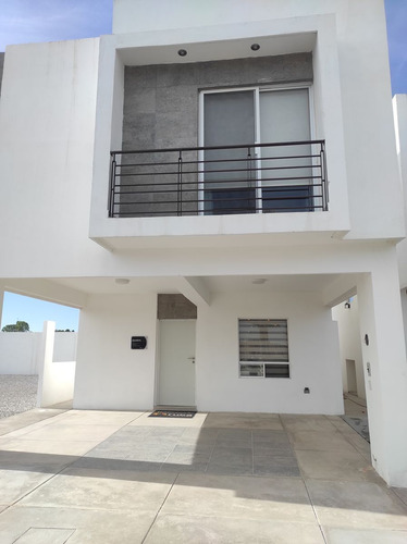 Casa En Venta Nueva En Aurea En Circ. Courvosier  En  Torreó