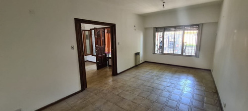 Imagen 3 de 15 de Casa De 3 Amb. Con Amplio Patio