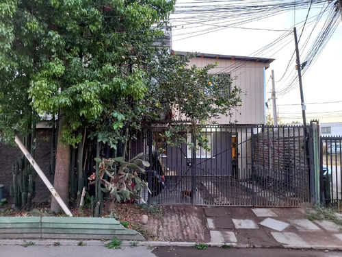 Hermosa Casa Dos Pisos, 5 Dormitorios, 2 Baños, Quilicura