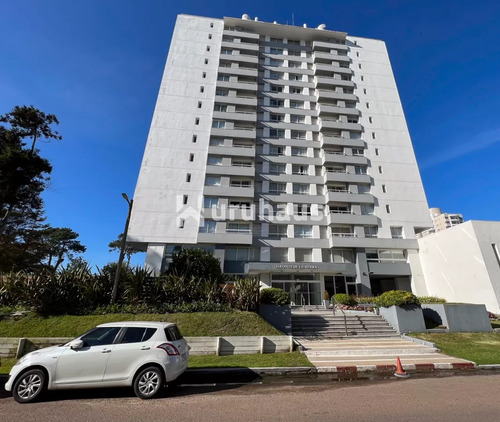 Apartamento A La Venta 3 Dormitorios Y 2 Cocheras - Punta Del Este