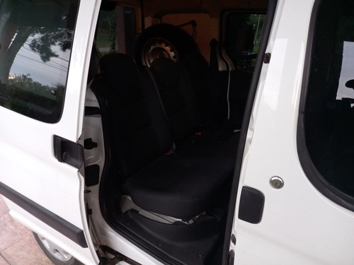 Imagen 8 de 8 de Peugeot Partner 2017 1.6 Furgon Confort 5as