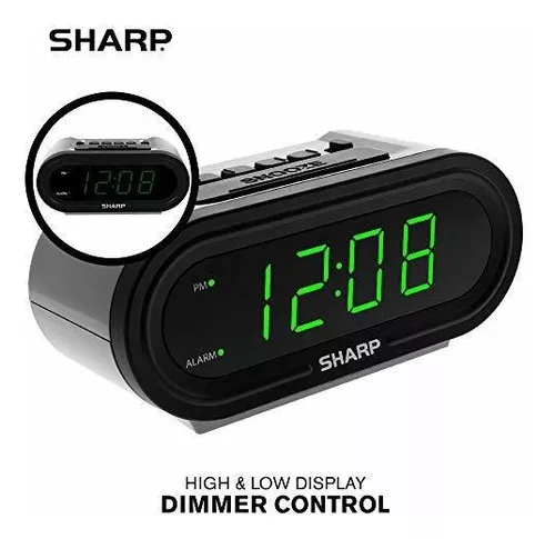 SHARP Reloj despertador digital – Estuche táctil con acabado de goma suave  – Funciona con pilas – Retroiluminación azul bajo demanda – Alarma