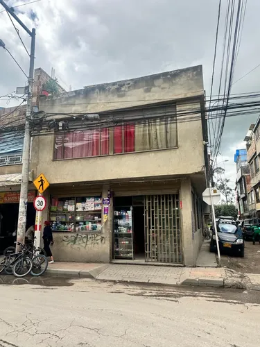 Casa En Venta!! Esquinera Con Local, Excelente Ubicación