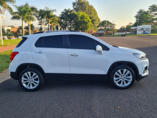 Imagem 3 de 8 de Chevrolet Tracker