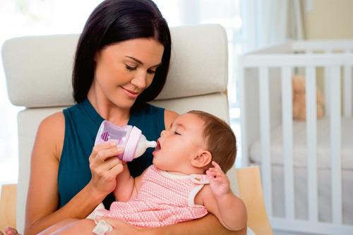 Imagen 2 de 10 de Mamadera Naturalfeeling 150 Ml De Color Flujo Lento 0 Meses