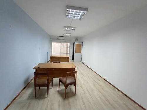 Alquiler Oficina Monoambiente 36 Mts Centro Calle Ejido Y Colonia