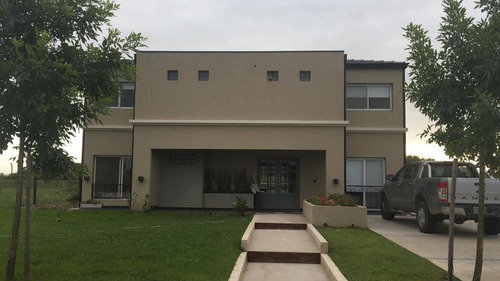 Imagen 2 de 26 de Venta De Casa En Barrio Cerrado San Sebastian