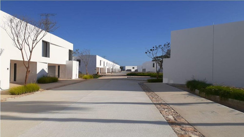 Imagen 1 de 18 de Casa En Venta Privada Mérida - Cholul