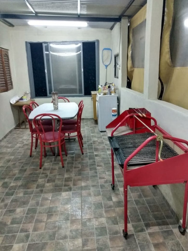 Imagen 3 de 19 de Casa + Galpon + 2 Locales Comerciales En Venta - Barrio San Martin