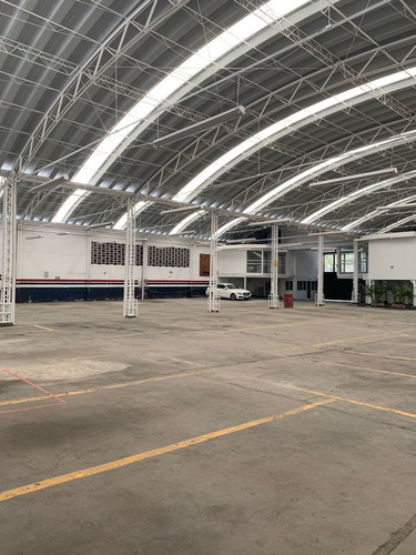 Imagen 2 de 12 de Sta Maria La Ribera Rento Bodega 1500 M2