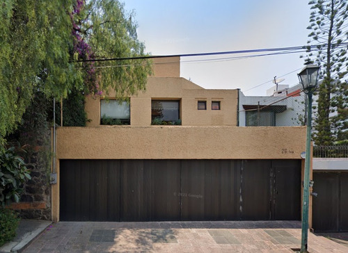 Casa En Excelente Estado Muy Céntrica Y Confortable !