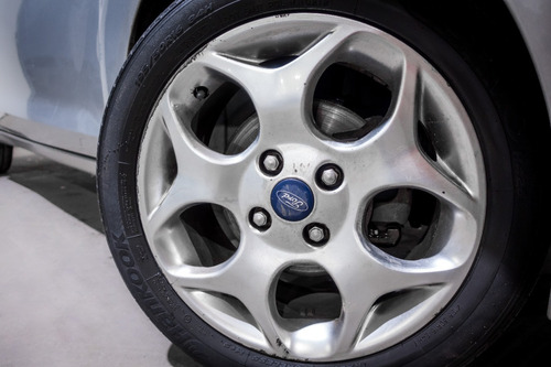 Imagen 8 de 8 de Ford Fiesta Titanium