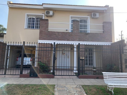 Casa 3 Dormitorios - Los Aromos 500 Granadero Baigorria