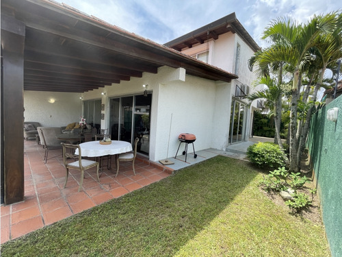 Se Alquila Casa 360m2 5h+s/4b+s/4pe Lomas De La Lagunita