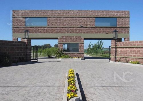Casa 4 Ambientes En Venta En Barrio Cerrado Lomas De Petion Cañuelas!!!