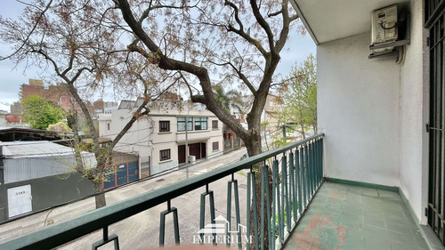 Casa De 2 Dormitorios, 2 Baños Y Garaje En Parque Batlle