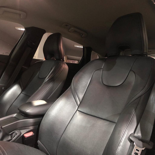 Volvo V40 2.0 T4 Momentum Gasolina 4p Automático