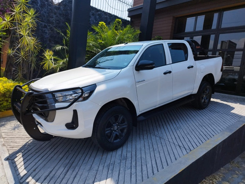 Toyota Hilux 2.7 Cabina Doble Sr Mt