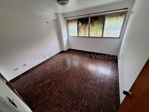 Oportunidad De Apartamento Para Remodelar En Campo Alegre Mls #24-17756