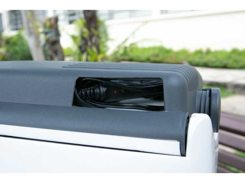 Imagem 8 de 9 de Mini Geladeira E Aquecedor Automotivo 20 Litros 12v Vonder