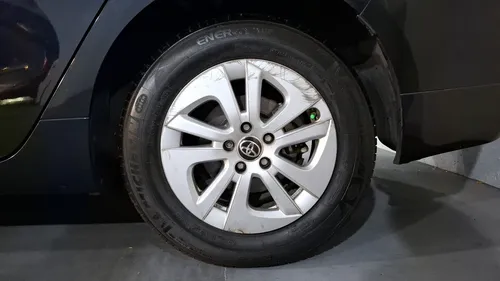 Toyota Prius 1.8 HYBRID BASE