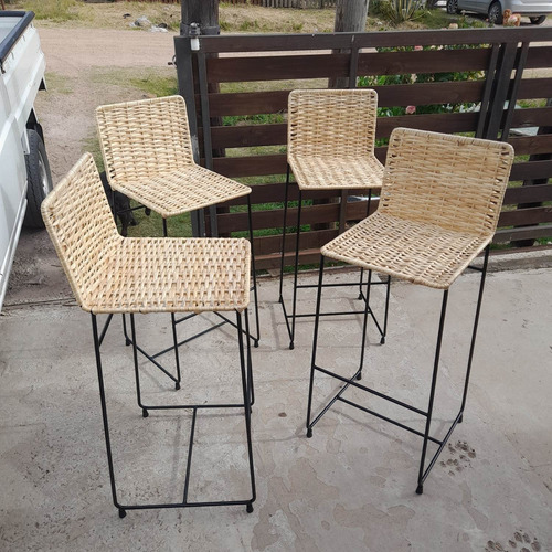 Imagen 1 de 1 de Banquetas De Mimbre