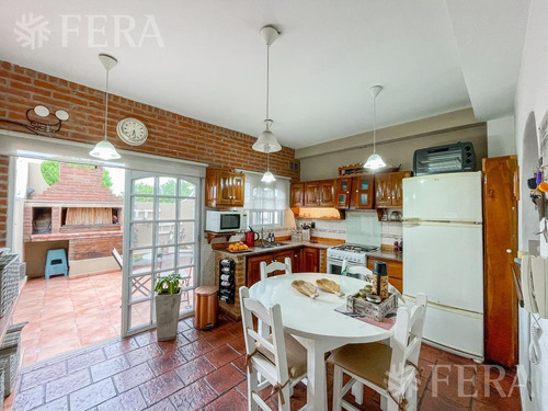 Imagen 10 de 25 de Venta Departamento Tipo Triplex De 4 Ambientes Con Patio Con Parrilla En Sarandí (30746)
