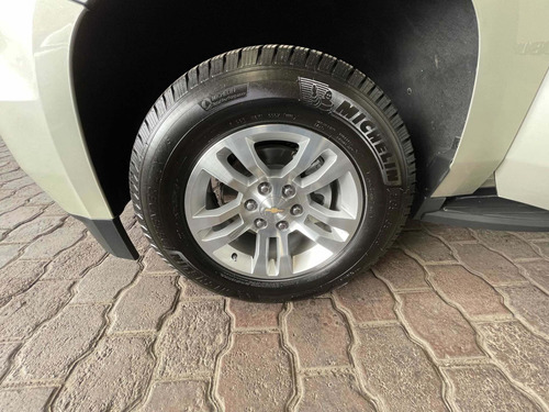 Imagen 13 de 13 de Chevrolet Suburban 2017 5.4 Ls Tela At