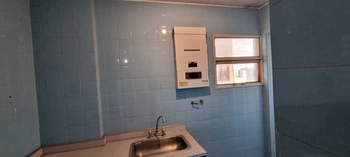 En Venta En Moron Sobre Calle Belgrano Frente A La Plaza De La Municipalidad Departamento De 2 Ambientes Apto Profesional F: 8984
