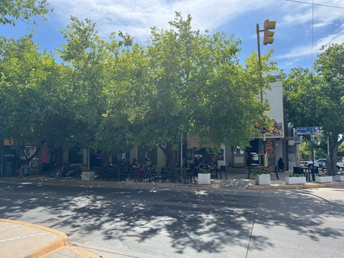 Locales En Venta En Calle Azcuénaga - Guaymallén - Mendoza