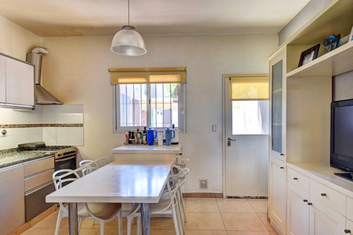 Casa Duplex 5 Ambientes Venta Olivos Pileta