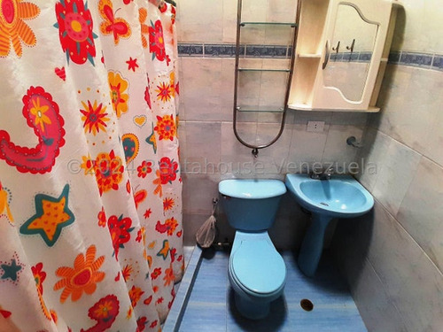Casa En Venta Maracay Urb Los Astros 24-14717 Apd