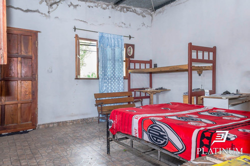 Casa En Venta De 7 Dormitorios C/ Cochera En Limache
