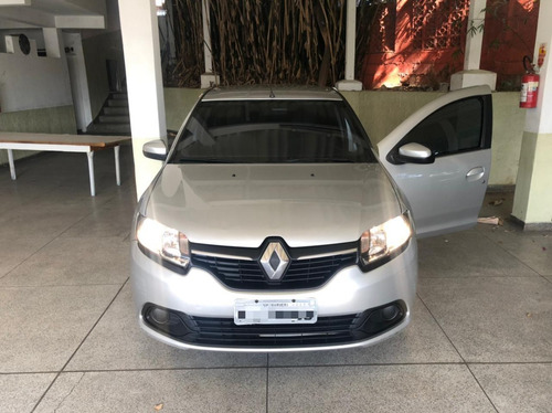Renault Logan 2015 - Ótimo Estado