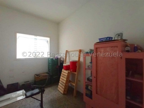 Imagen 10 de 17 de Casa En Venta Urb El Toro, Las Delicias. Maracay 23-10151 Hc