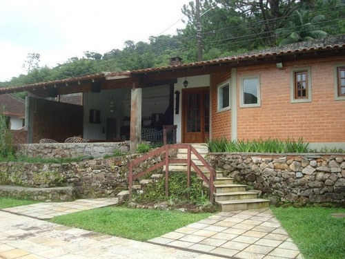 Casa Para Venda Em Teresópolis, Comary, 5 Dormitórios, 1 Suíte, 3 Banheiros - Cs1659_2-399750