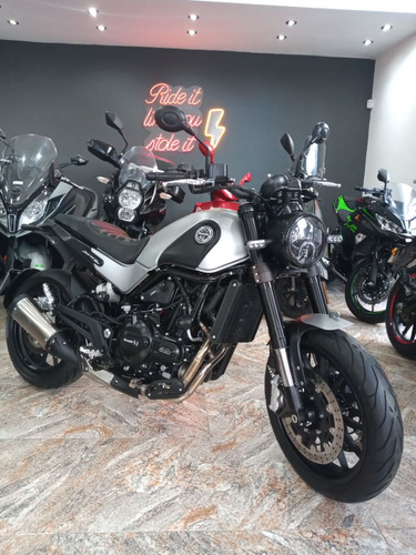 Benelli Leoncino 500 Modelo 2021 Con 12.000kms