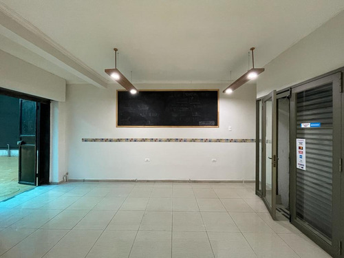 Local Comercial Con Bodega, Calle Serrano, Concepcion.