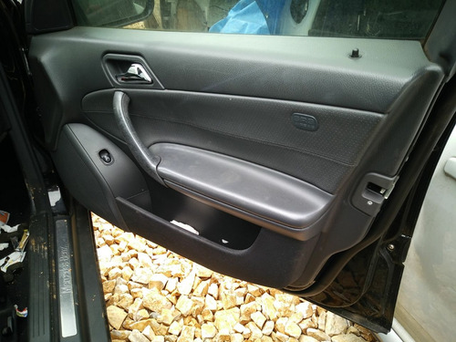 Imagem 10 de 10 de Sucata Mercedes Benz C180 2003 Para Retirada De Peças